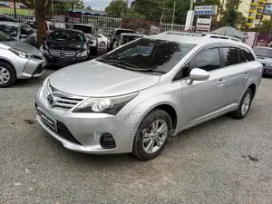 Toyota Avensis 2014 Silver