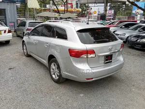 Toyota Avensis 2014 Silver