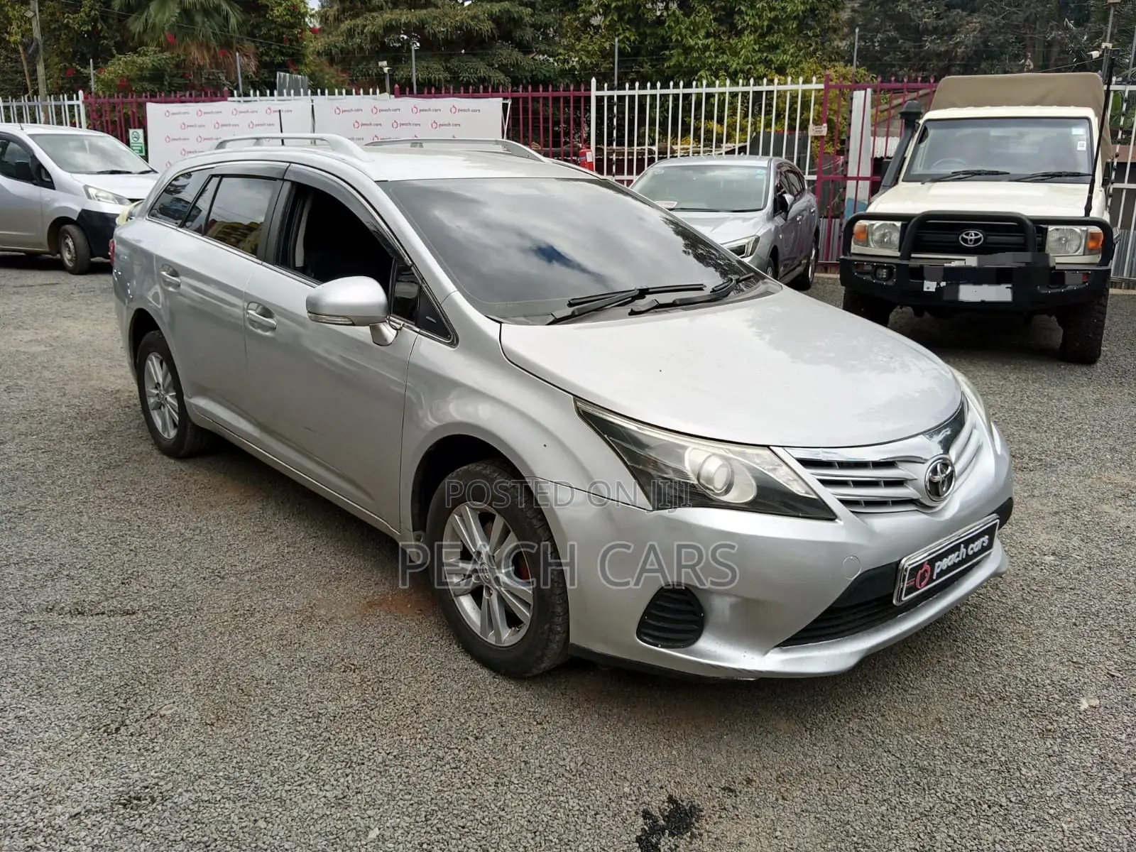 Toyota Avensis 2014 Silver