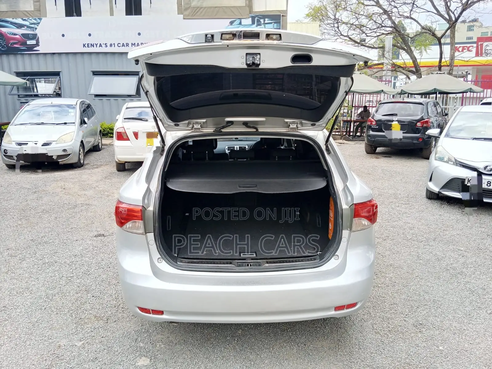Toyota Avensis 2014 Silver