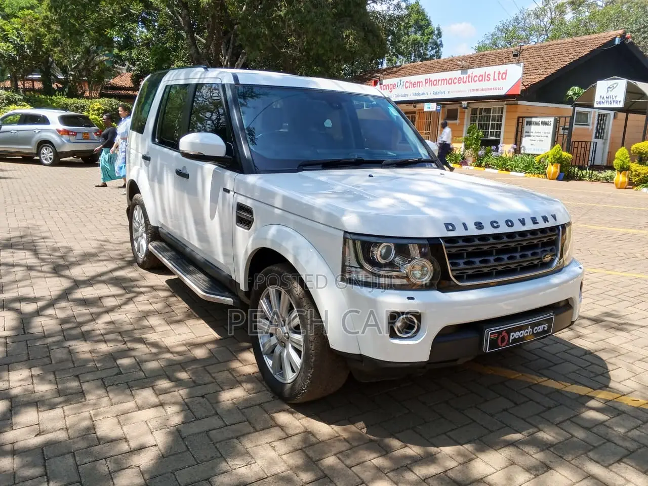 Land Rover Discovery 2015 White