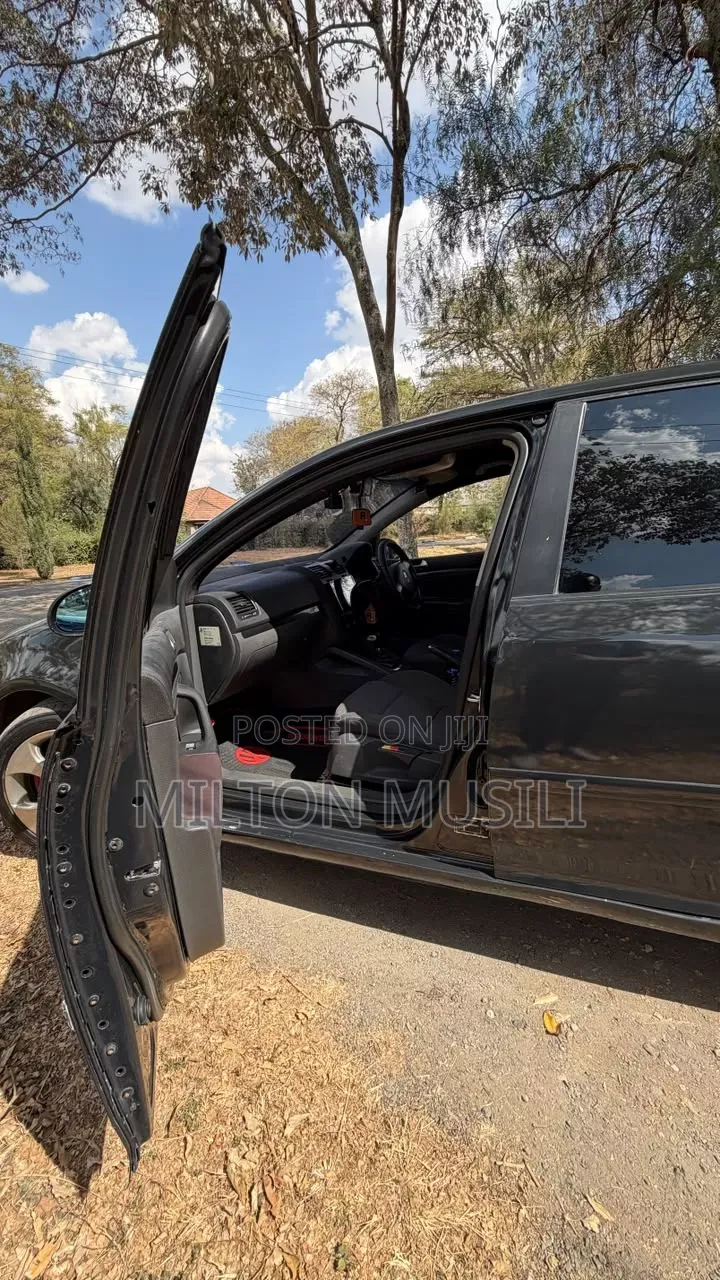 Volkswagen Golf 2009 Black