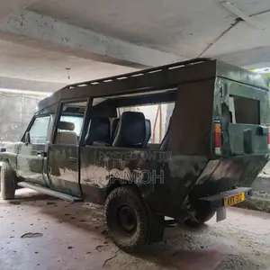 Toyota Land Cruiser 75 Troop C 1987 Green