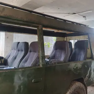 Toyota Land Cruiser 75 Troop C 1987 Green