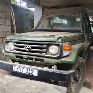 Toyota Land Cruiser 75 Troop C 1987 Green