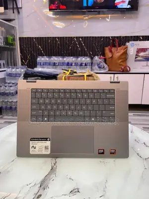 Laptop HP OmniBook 5 16" 24GB AMD Ryzen 7 SSD 1T