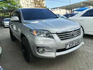 Toyota Vanguard 2011 Silver
