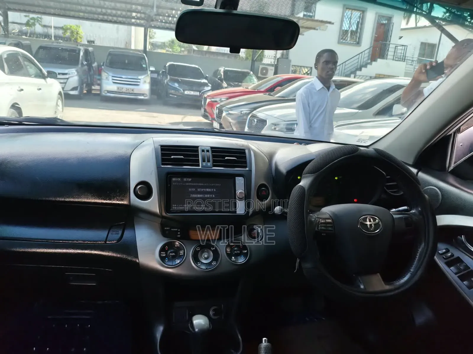 Toyota Vanguard 2011 Silver