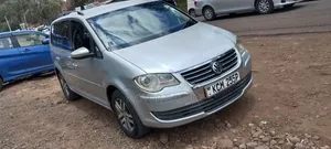 Volkswagen Touran 2010 Silver