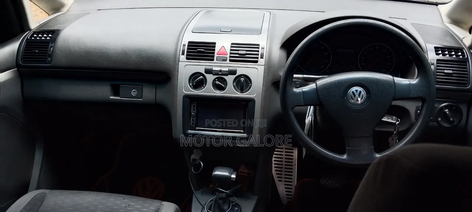 Volkswagen Touran 2010 Silver