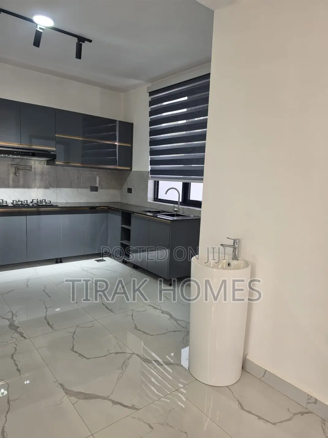 5bdrm Maisonette in Palm, Kwa Kairu for sale