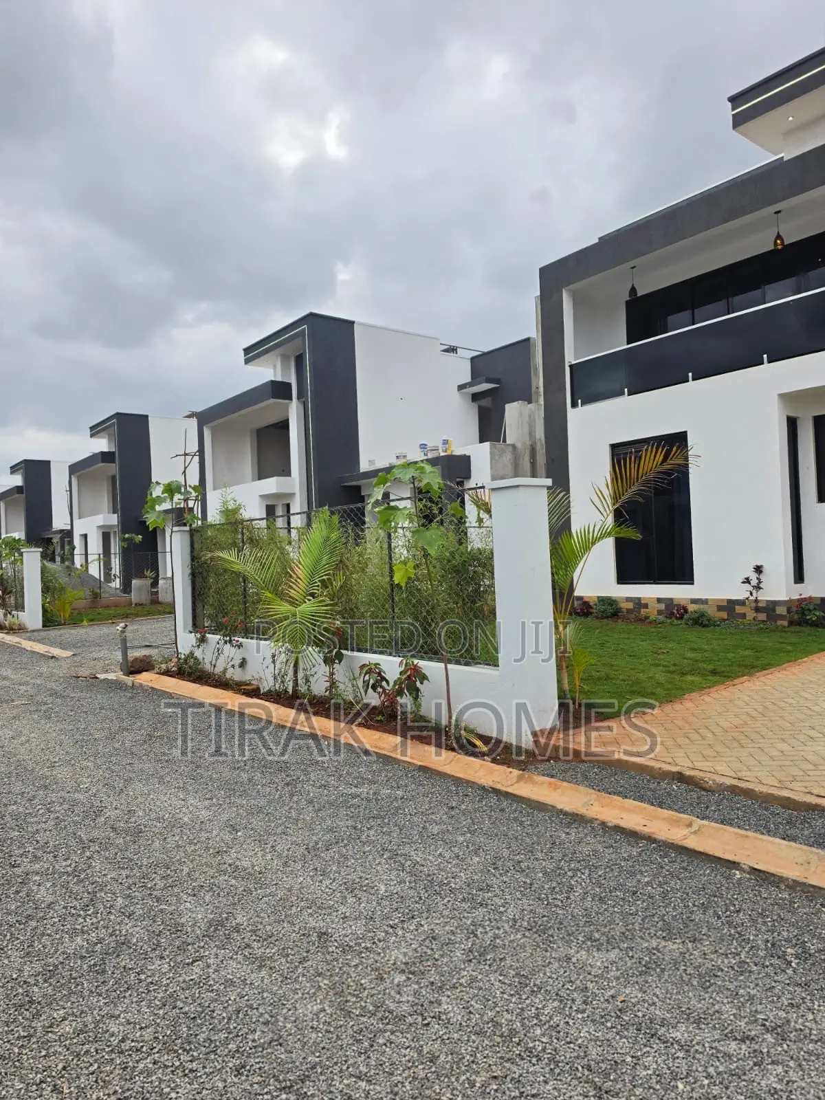 5bdrm Maisonette in Palm, Kwa Kairu for sale