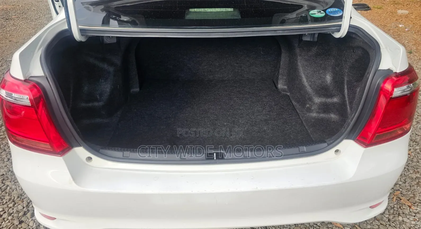 Toyota Axio 1.5 Hybrid 2WD 2019 White