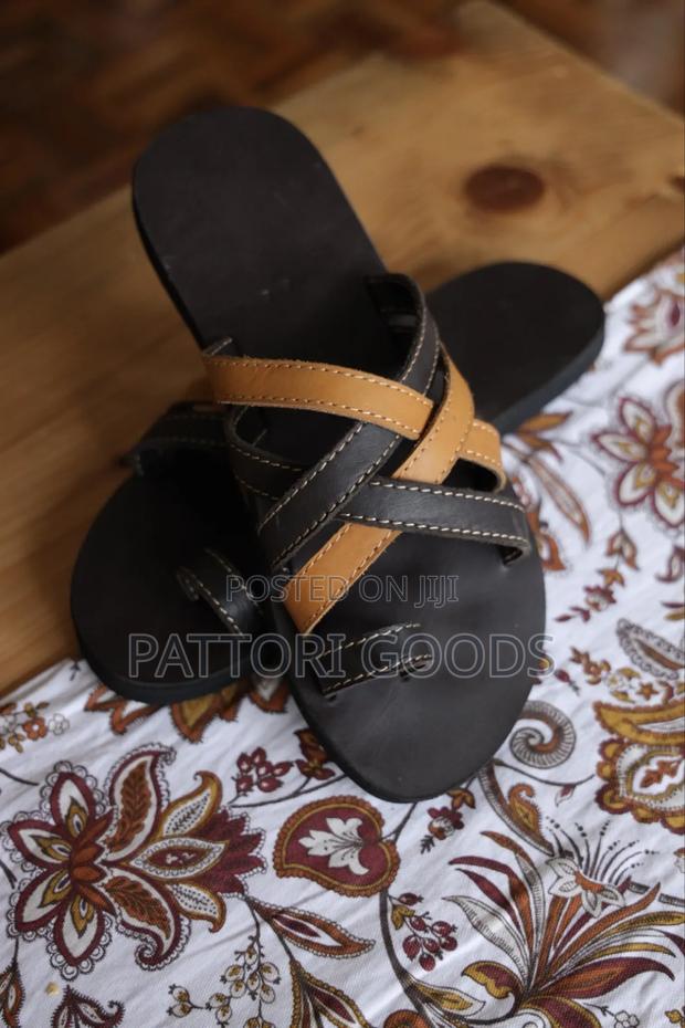 Leather Sandals - thumbnail 2