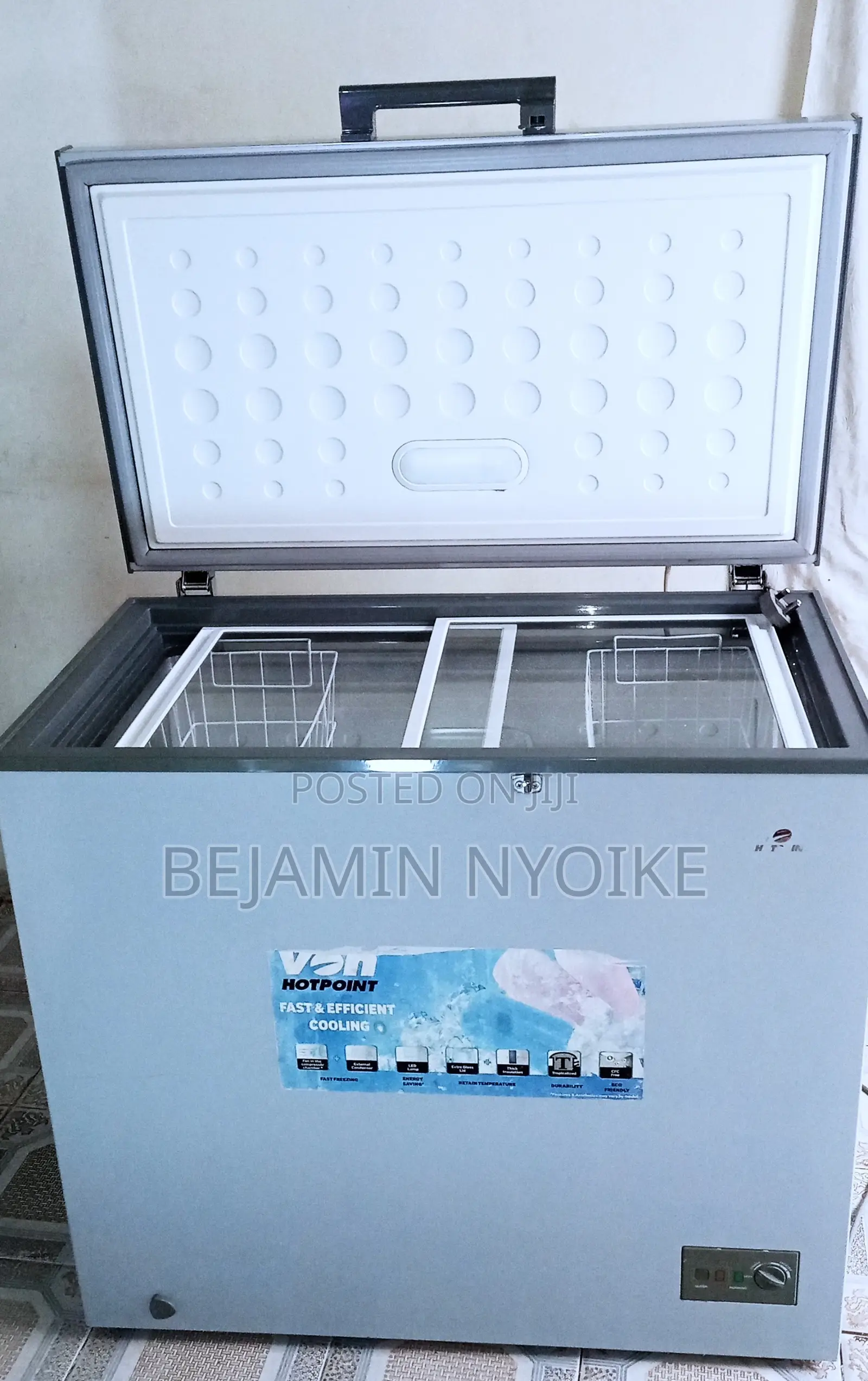 Von Hotpoint Chest Freezer Hcfm250ws