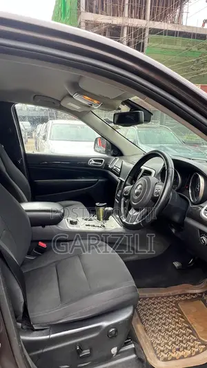 Jeep Grand Cherokee Laredo 4X4 2013 Brown