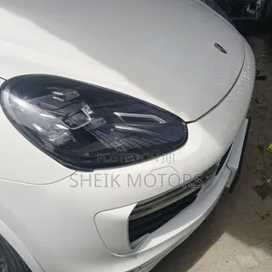 Porsche Cayenne 2017 White