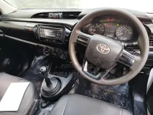 Toyota Hilux 2017 White