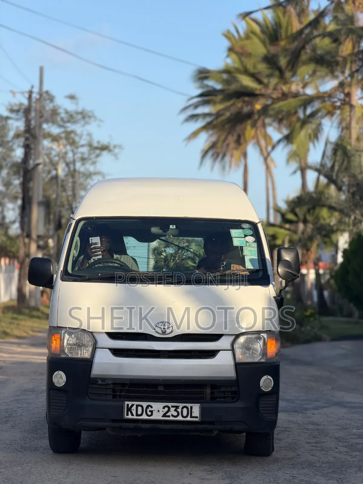 Toyota HiAce 2015 White