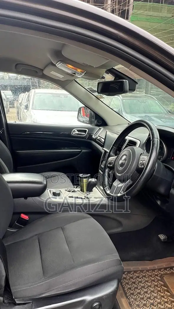 Jeep Grand Cherokee Laredo 4X4 2013 Brown