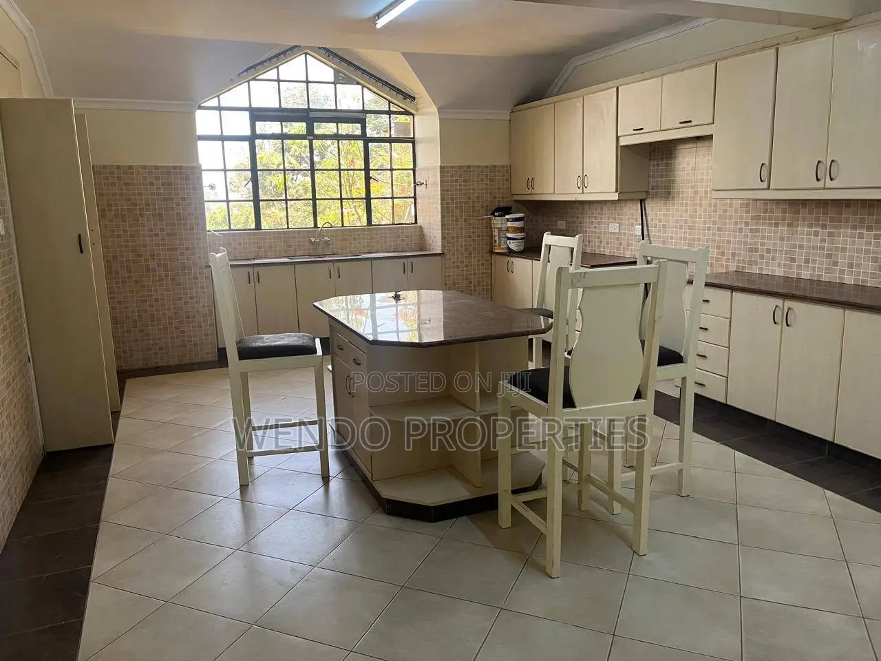 3bdrm Apartment in Raphta Road Area for rent