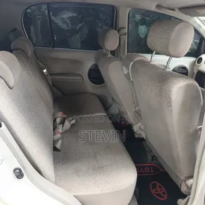 Toyota Passo 2012 White
