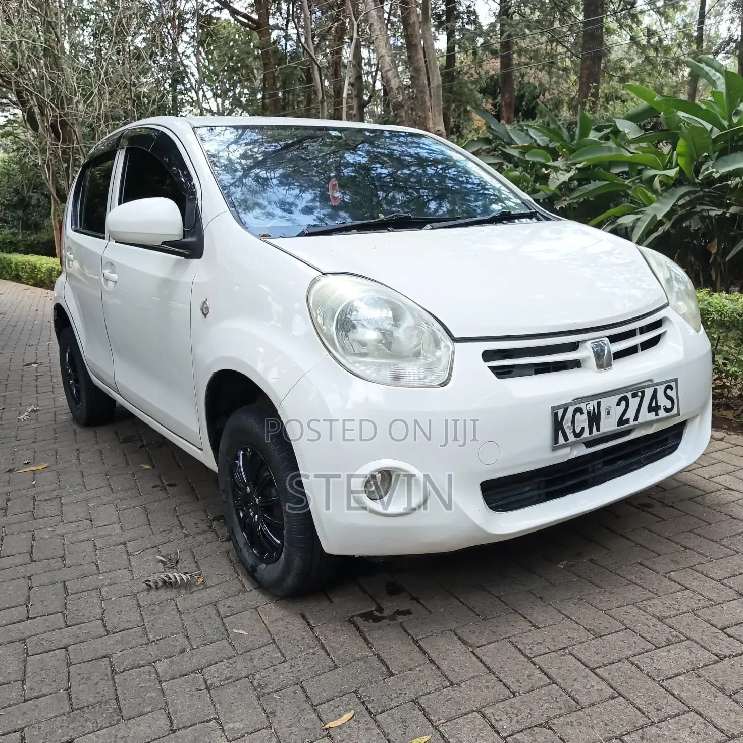 Toyota Passo 2012 White