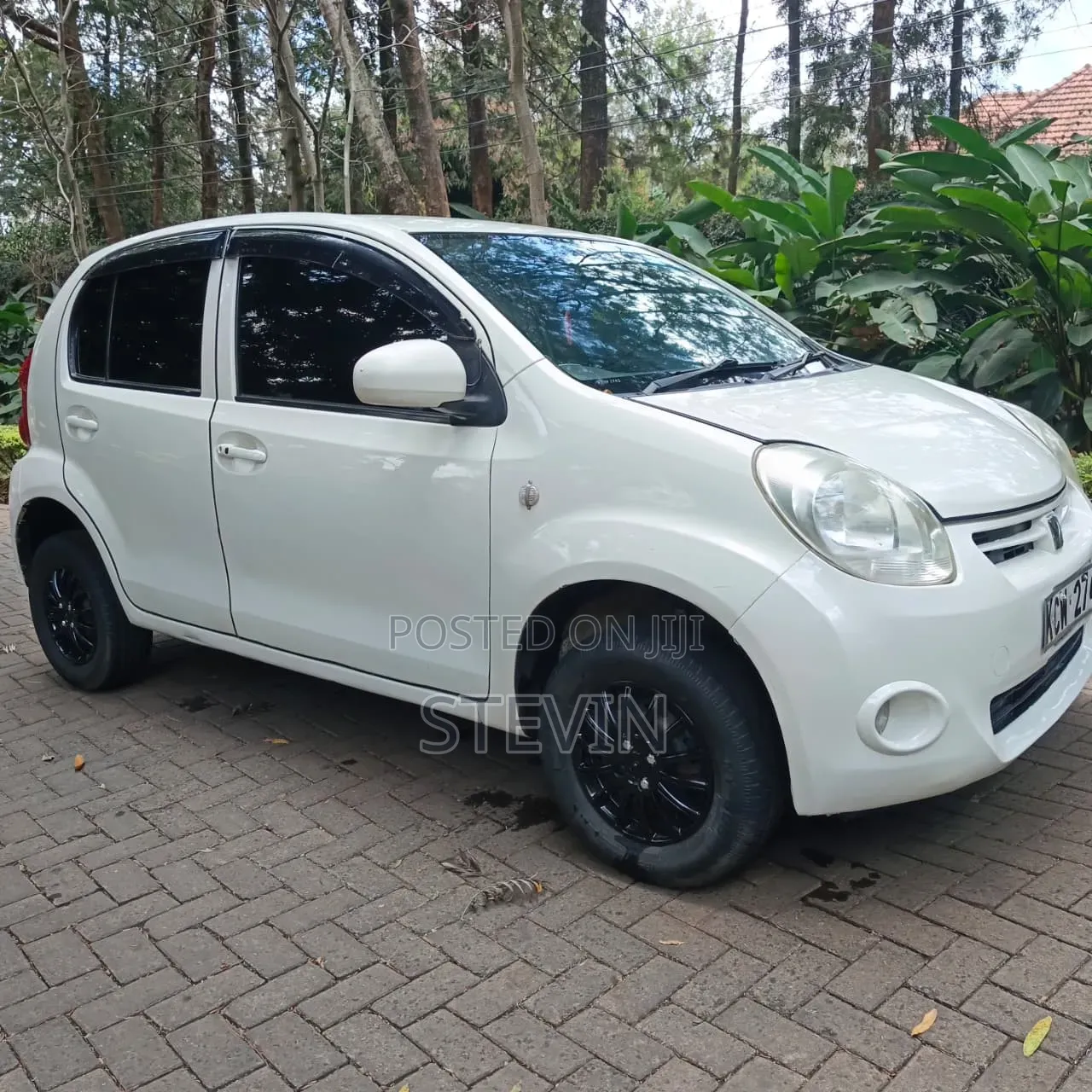 Toyota Passo 2012 White
