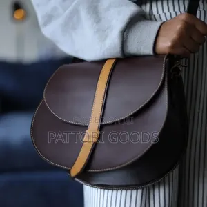 Leather Shoulder Bag - Round Base