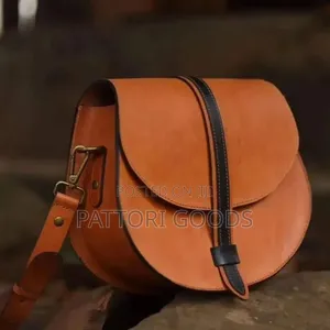 Leather Shoulder Bag - Round Base