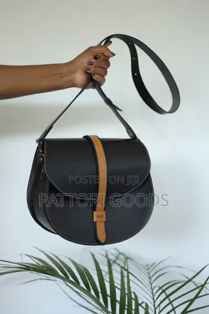 Leather Shoulder Bag - Round Base