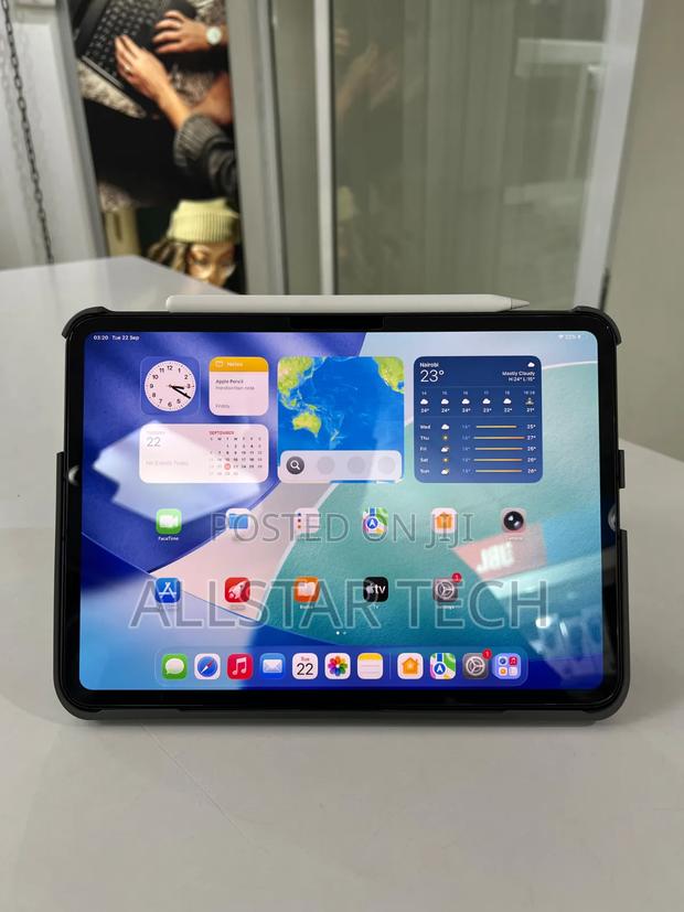 Apple iPad Pro 512 GB Black - main view