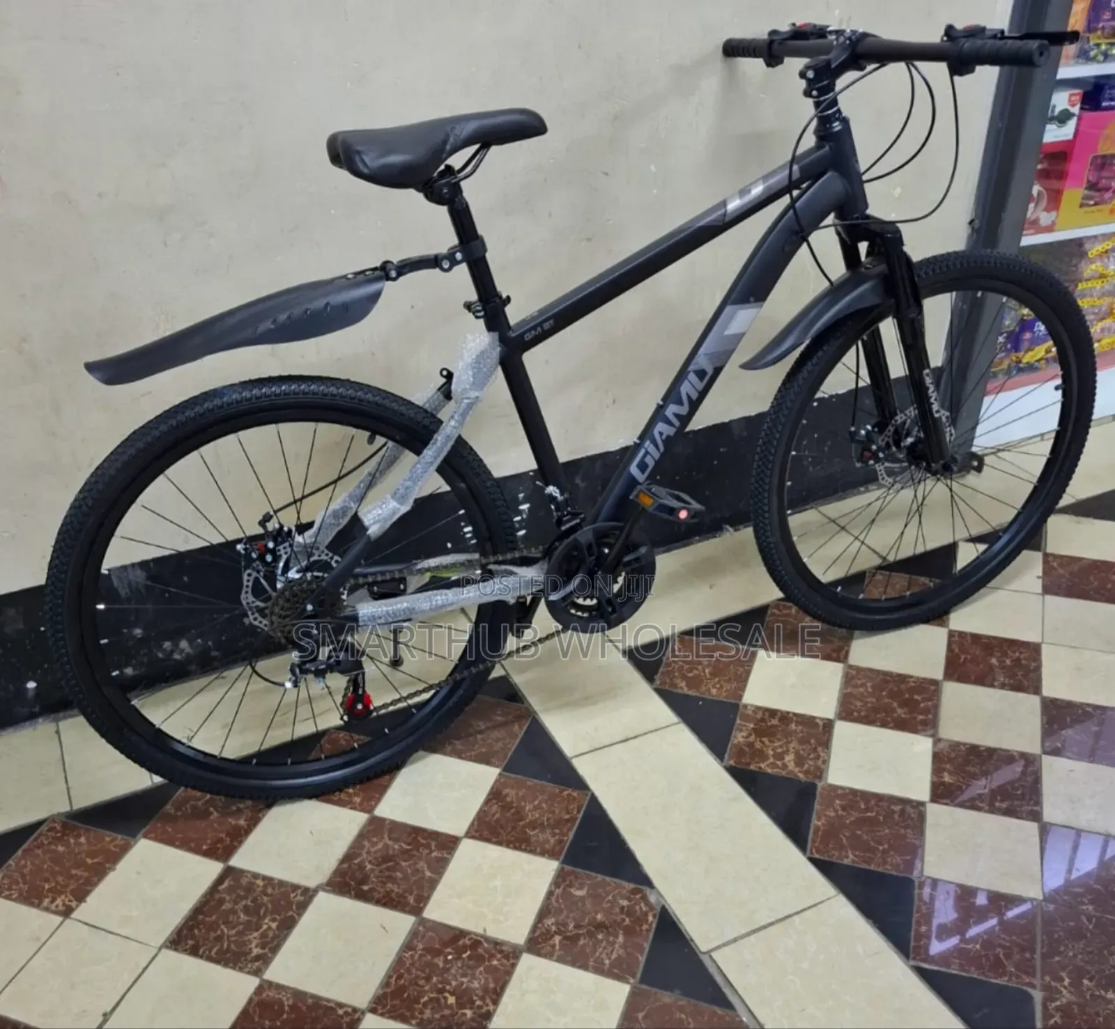 Bicycle 
Size 26
Front Suspension 
Multi Speed Gear System