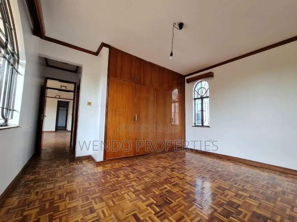 3bdrm Penthouse in Raphta Road Area for rent