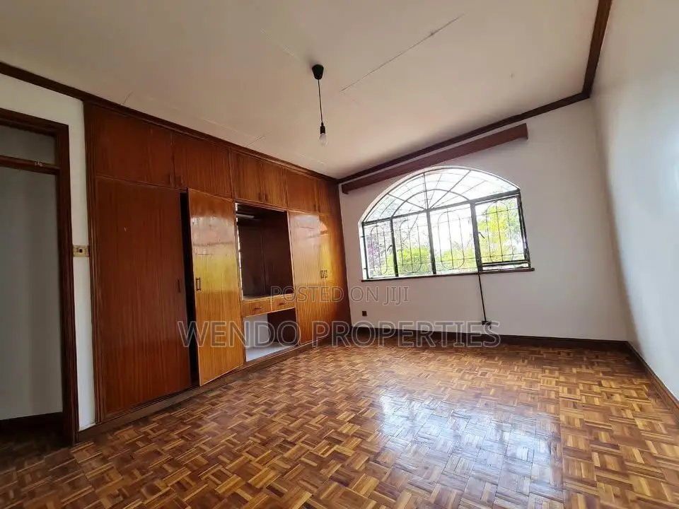 3bdrm Penthouse in Raphta Road Area for rent