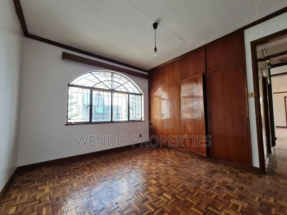 3bdrm Penthouse in Raphta Road Area for rent