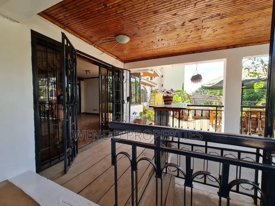 3bdrm Penthouse in Raphta Road Area for rent