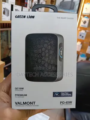 Green Lion Valmont 10000mAh Power Bank - Black