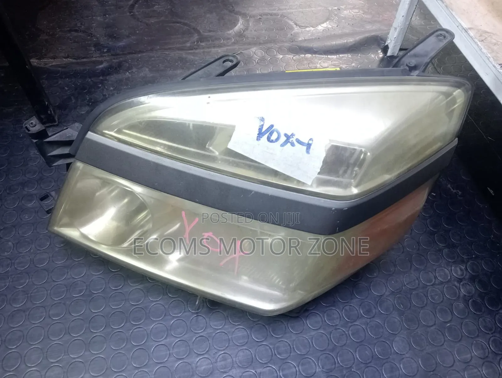 Toyota Voxy 2005 Headlight