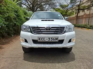 Toyota Hilux 2011 White