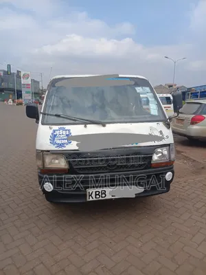 Toyota HiAce 2000 White