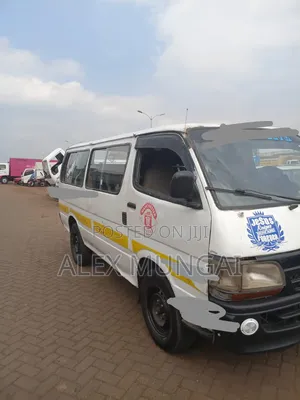 Toyota HiAce 2000 White