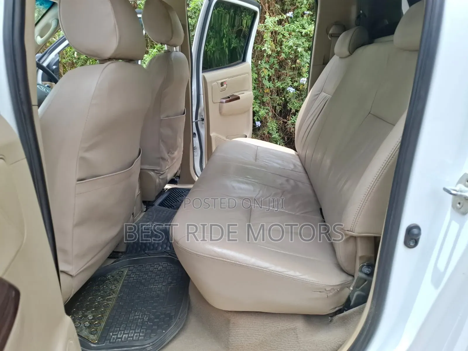 Toyota Hilux 2011 White