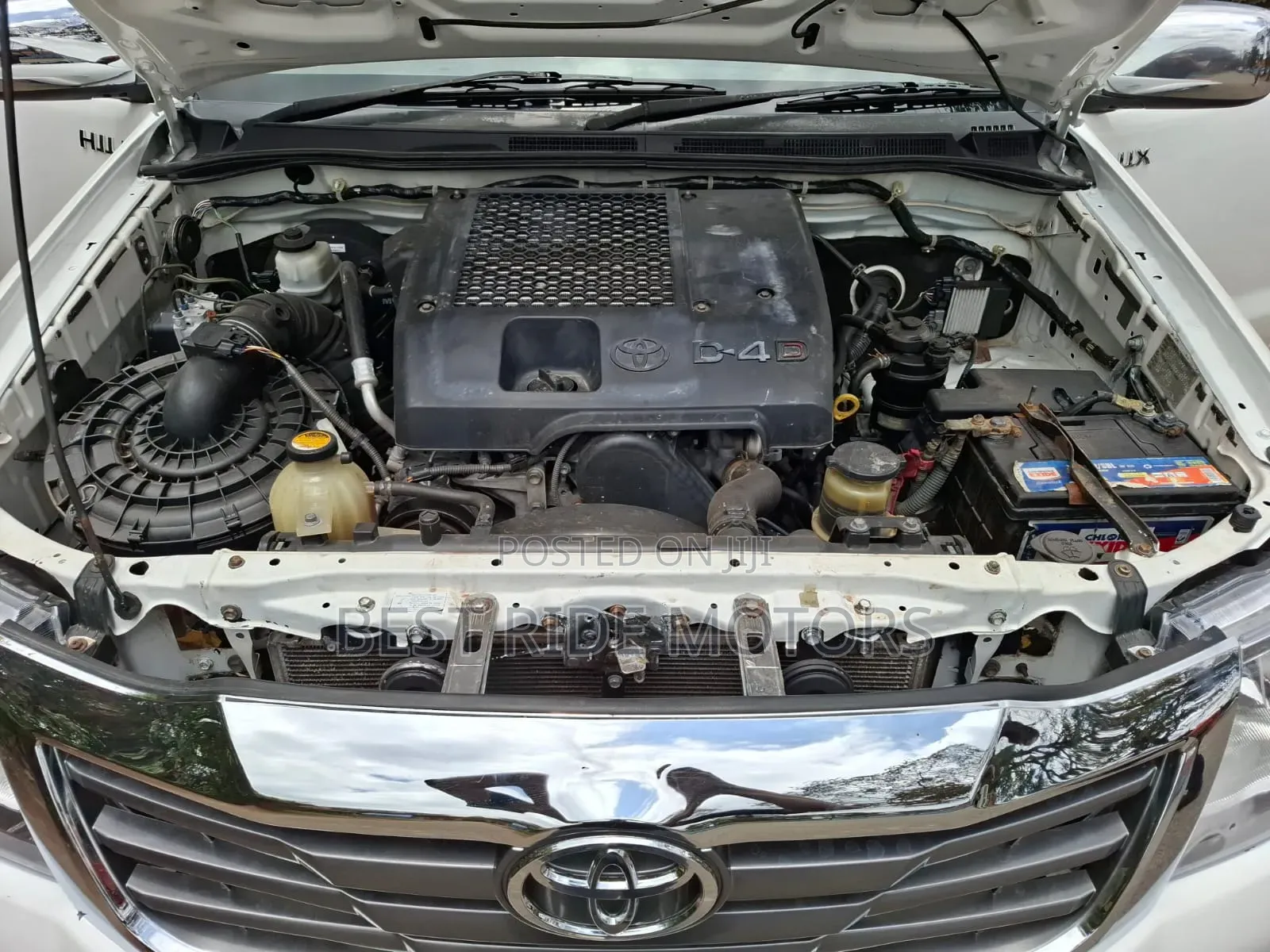 Toyota Hilux 2011 White