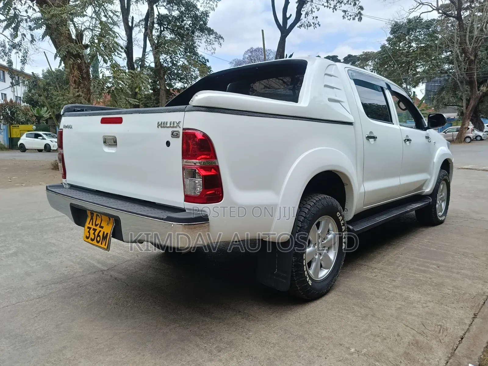 Toyota Hilux 2011 White