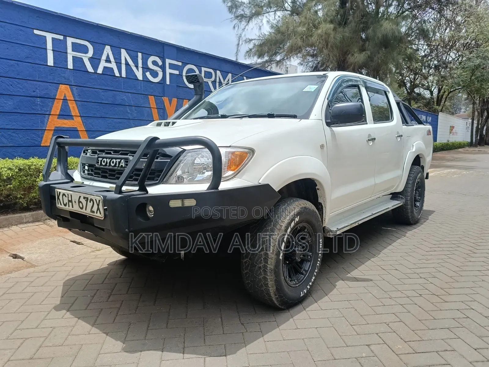 Toyota Hilux 2009 White