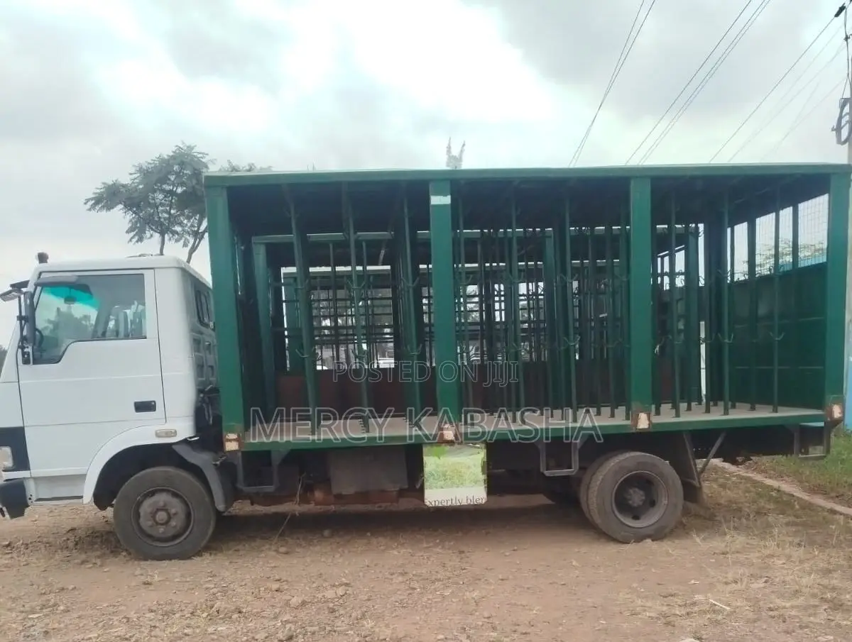 Tata LPT 809 Ex2 2021 White