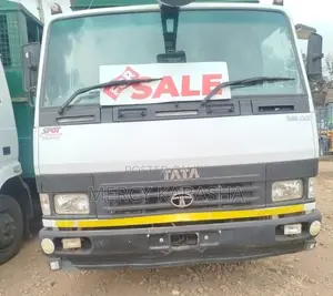 Tata LPT 809 Ex2 2021 White