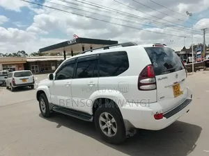 Toyota Land Cruiser 2009 White