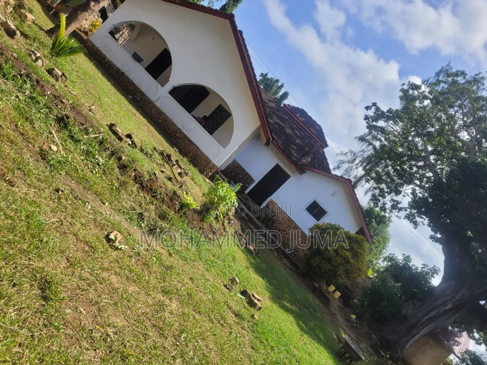 1/4 Land With 3bedroom Bungallw